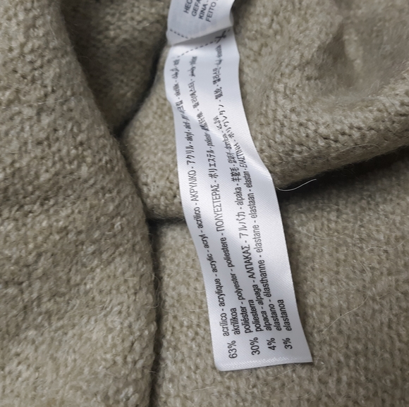 Zara Cropped Sweater - Picture 9 of 10